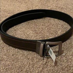 Columbia brown/black belt